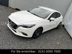Weiß Gebraucht 2018 Mazda 3 Sports-Line Limousine | 14.900 € (Fairer Preis)