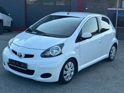 Weiß Gebraucht 2011 Toyota Aygo Cool Kleinwagen | 3.390 € (Fairer Preis)