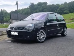 Schwarz Gebraucht 2002 Renault Clio II R.S. Kleinwagen | 9.250 €
