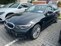 Schwarz Gebraucht 2022 BMW 320e Kombi | 25.695 € (Fairer Preis)