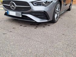 Grau Gebraucht 2024 Mercedes CLA200 AMG line Coupé | 34.990 € (Fairer Preis)