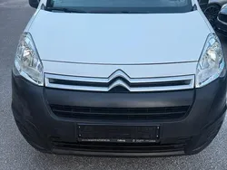 Weiß Gebraucht 2017 Citroën Berlingo Van / Kleinbus | 9.800 € (Fairer Preis)