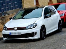 Weiß Gebraucht 2011 VW Golf VI Edition Kleinwagen | 13.999 €