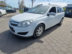 Weiß Gebraucht 2008 Opel Astra Basis Kombi | 1.200 €