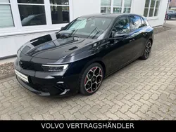 Diamant schwarz/karbon schwarz Gebraucht 2023 Opel Astra GS Line Limousine | 20.690 € (Fairer Preis)