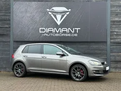 Grau Gebraucht 2016 VW Golf VII Highline Limousine | 13.990 € (Guter Preis)