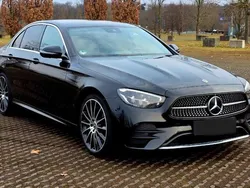 Schwarz Gebraucht 2021 Mercedes E220 AMG line Limousine | 43.900 € (Fairer Preis)