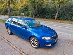 Blau Gebraucht 2013 Skoda Octavia Ambition Kombi | 2.999 € (Guter Preis)