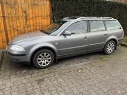 Grau Gebraucht 2003 VW Passat Trendline Kombi | 700 € (Superpreis)