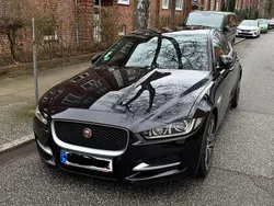 Schwarz Gebraucht 2016 Jaguar XE R-Sport Limousine | 13.100 € (Fairer Preis)