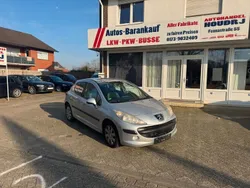 Grau Gebraucht 2009 Peugeot 207 Tendance Limousine | 2.699 € (Fairer Preis)