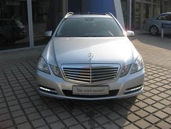 Silber metallic Gebraucht 2012 Mercedes E220 Elegance Kombi | 32.900 €