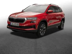 Rot Gebraucht 2025 Skoda Karoq Drive SUV | 37.447 € (Fairer Preis)