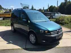 Grün Gebraucht 2019 VW Caddy Trendline Van / Kleinbus | 19.790 € (Teuer)
