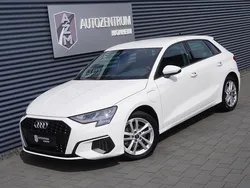 Ibisweiß Gebraucht 2022 Audi A3 Sportback e-tron Advanced Limousine | 24.990 € (Fairer Preis)