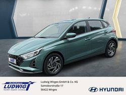 Grün Neu 2025 Hyundai i20 Trend Limousine | 20.900 € (Fairer Preis)