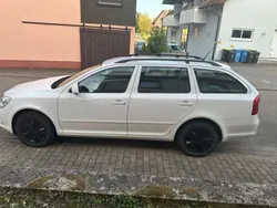 Weiß Gebraucht 2010 Skoda Octavia Ambiente Kombi | 4.700 € (Fairer Preis)