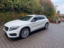 Weiß Gebraucht 2015 Mercedes GLA220 AMG line SUV | 13.500 € (Guter Preis)