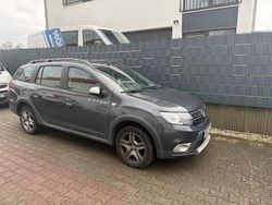Grau Gebraucht 2023 Dacia Logan Kombi | 10.000 €