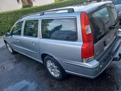 Grau Gebraucht 2010 Volvo V70 Kombi | 1.999 €