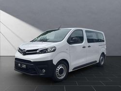 Icy white (weiss) Gebraucht 2024 Toyota Proace Comfort Van / Kleinbus | 30.949 € (Fairer Preis)