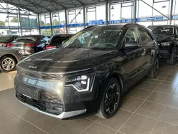 Grau (agt) interstellar grau met. (metallic) Gebraucht 2023 Kia e-Niro Vision SUV | 26.000 € (Guter Preis)