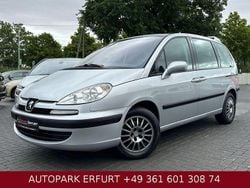 Silber Gebraucht 2007 Peugeot 807 Tendance Van / Kleinbus | 7.890 €