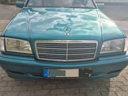 Grün Gebraucht 1997 Mercedes C180 Classic Limousine | 1.150 € (Guter Preis)