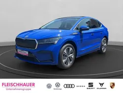 Blau Gebraucht 2024 Skoda Enyaq iV Loft SUV | 42.590 €