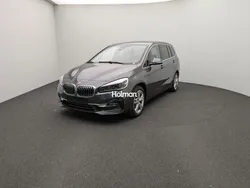 Grau Gebraucht 2020 BMW 220 Gran Tourer Luxury Line Van / Kleinbus | 24.383 € (Fairer Preis)