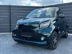 Grün Gebraucht 2021 Smart ForTwo Electric Drive Prime Coupé | 12.990 € (Fairer Preis)