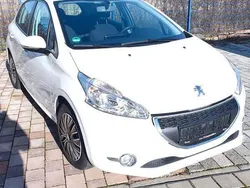 Weiß Gebraucht 2014 Peugeot 208 Active Kleinwagen | 2.999 € (Superpreis)