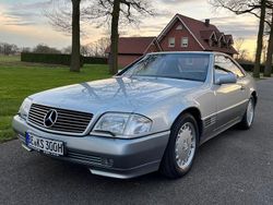 Silber Gebraucht 1992 Mercedes SL300 Cabrio | 27.950 €