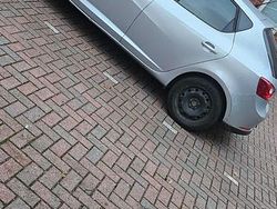 Silber Gebraucht 2011 Seat Ibiza Limousine | 4.000 € (Fairer Preis)