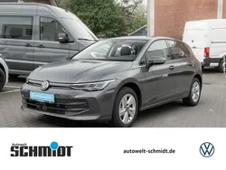 Delfingrau metallic Gebraucht 2024 VW Golf VIII Life Limousine | 22.798 € (Guter Preis)