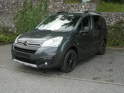 Grau Gebraucht 2017 Citroën Berlingo XTR Van / Kleinbus | 8.690 € (Etwas zu teuer)