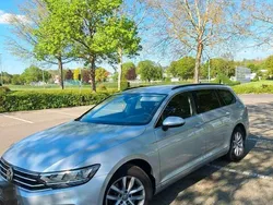 Grau Gebraucht 2019 VW Passat Kombi | 13.599 € (Fairer Preis)