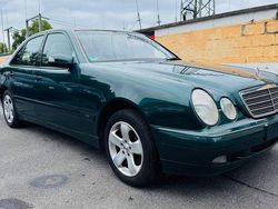 Grün Gebraucht 2000 Mercedes E240 Classic Limousine | 4.000 € (Fairer Preis)