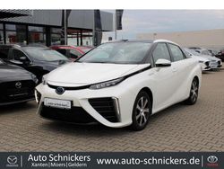 Weiss Gebraucht 2019 Toyota Mirai Limousine | 15.740 € (Etwas zu teuer)