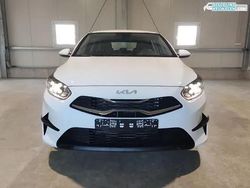 Casaweiß Gebraucht 2024 Kia Ceed Limousine | 19.290 € (Superpreis)
