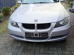 Grau Gebraucht 2006 BMW 318 Limousine | 3.600 € (Fairer Preis)
