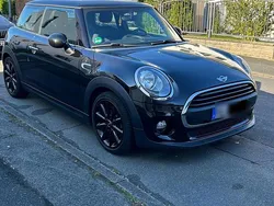 Schwarz Gebraucht 2018 Mini ONE Kleinwagen | 11.599 € (Fairer Preis)