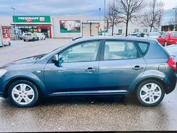 Grau Gebraucht 2007 Kia Ceed EX Kleinwagen | 2.800 € (Fairer Preis)