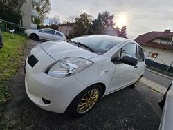 Weiß Gebraucht 2009 Toyota Yaris Kleinwagen | 3.650 € (Fairer Preis)
