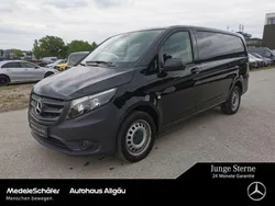 Obsidianschwarz (metallic) Gebraucht 2022 Mercedes Vito Van / Kleinbus | 28.381 € (Superpreis)