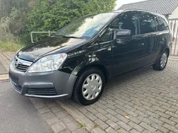 Schwarz Gebraucht 2010 Opel Zafira Edition Van / Kleinbus | 3.490 € (Fairer Preis)