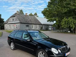 Schwarz Gebraucht 2004 Mercedes E320 Kombi | 4.050 € (Fairer Preis)
