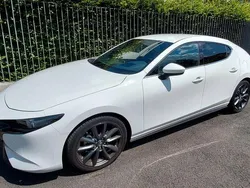 Weiß Gebraucht 2020 Mazda 3 Selection Limousine | 18.900 € (Guter Preis)