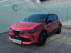 Rot Gebraucht 2024 Alfa Romeo Junior SUV | 35.699 € (Guter Preis)