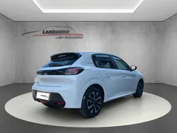 Weiss Neu 2025 Peugeot 208 Style Kleinwagen | 22.667 € (Etwas zu teuer)